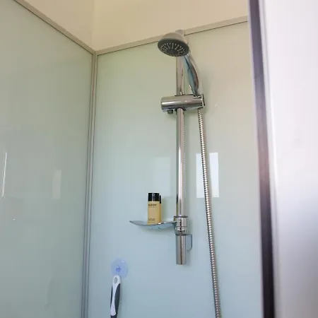 Maison Neuve Lumineuse Avec Jardin, Parking Prive