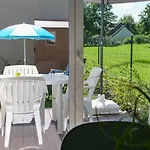 Maison Neuve Lumineuse Avec Jardin, Parking Prive 度假居 *