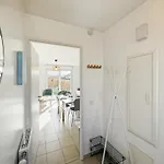 Maison Neuve Lumineuse Avec Jardin, Parking Prive Feriehus *