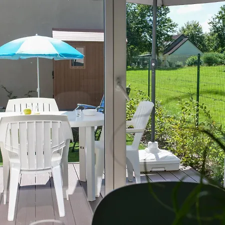 Maison Neuve Lumineuse Avec Jardin, Parking Prive Vakantiehuis *